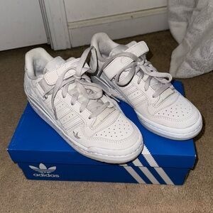 Adidas Forum Low in Light Suede Grey